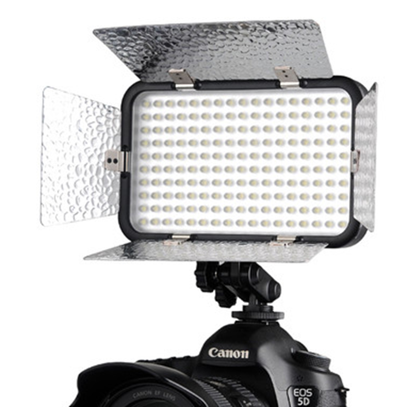 Lámpara Godox LED170 II con aletas